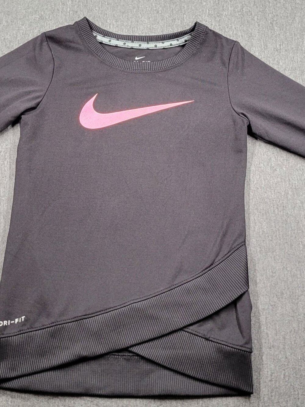 Girls shirt, Nike, size 4t, black, excellent condition